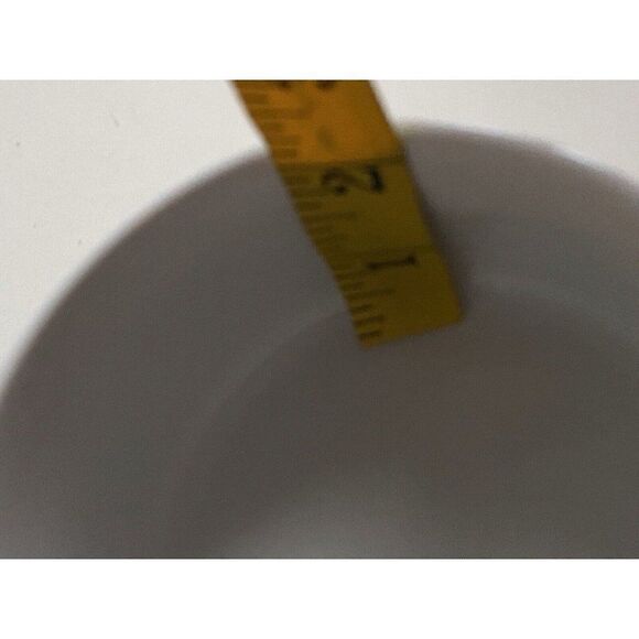 Hello Kitty Christmas Pressure Lid Ceramic Food Storage Bowl Container Small NEW - Picture 10 of 10